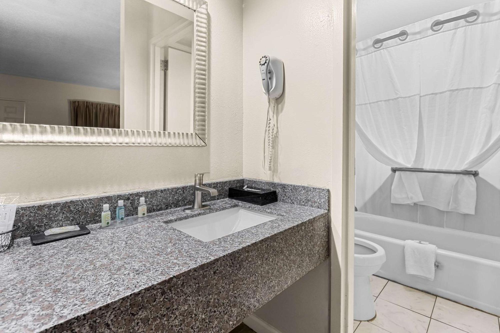 Quality Inn Port Wentworth Savannah North Exteriör bild